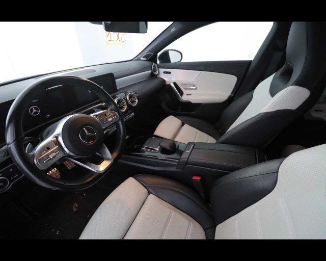 MERCEDES-BENZ CLA 180 Automatic Shooting Brake Premium