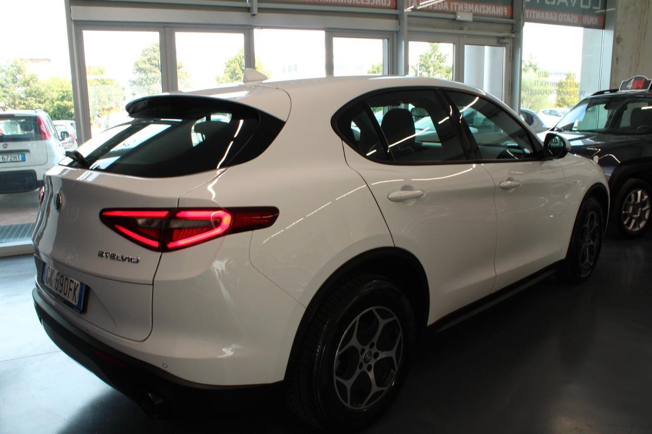 Alfa Romeo Stelvio 2.2 Turbodiesel 160 CV AT8 RWD Business
