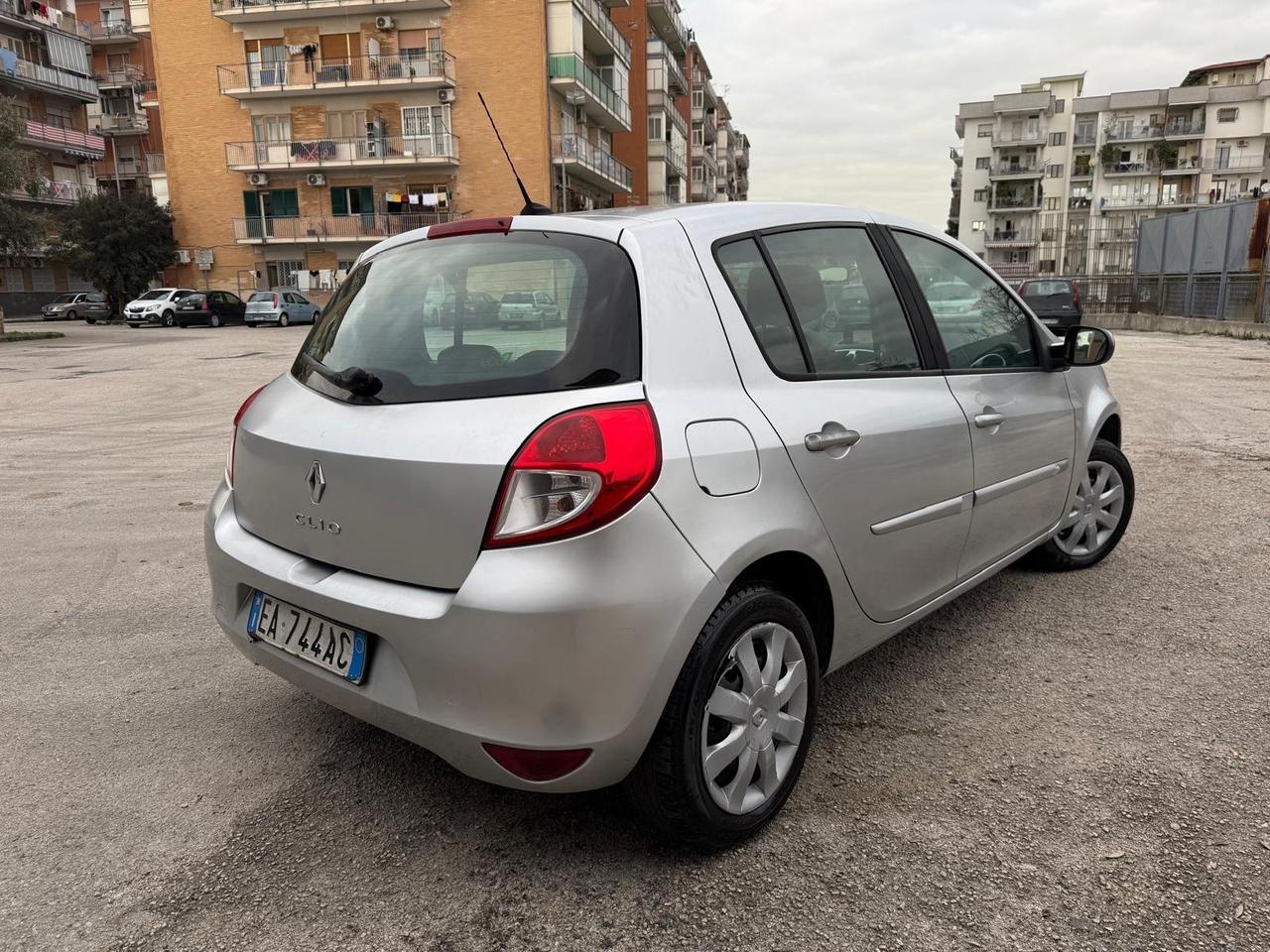 Renault Clio 1.2 16V 5 porte Luxe