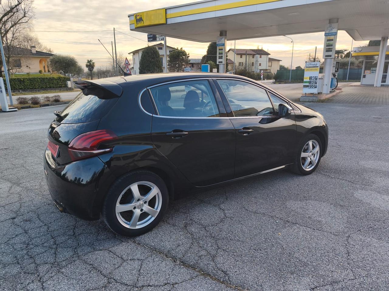 Peugeot 208 BlueHDi 75 5 porte Allure Accetto Permute