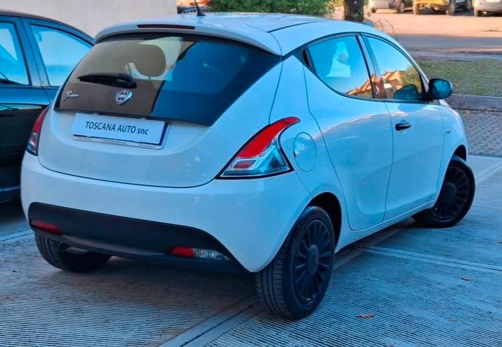 Lancia Ypsilon 1.2 69 CV 5 porte S&S Gold