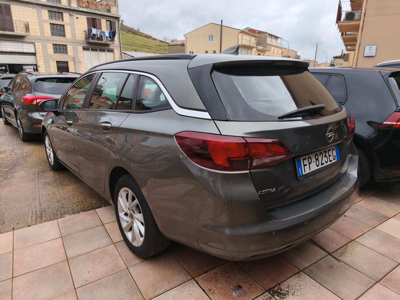 Opel Astra 1.6 CDTi 110 CV Sports Tourer Business