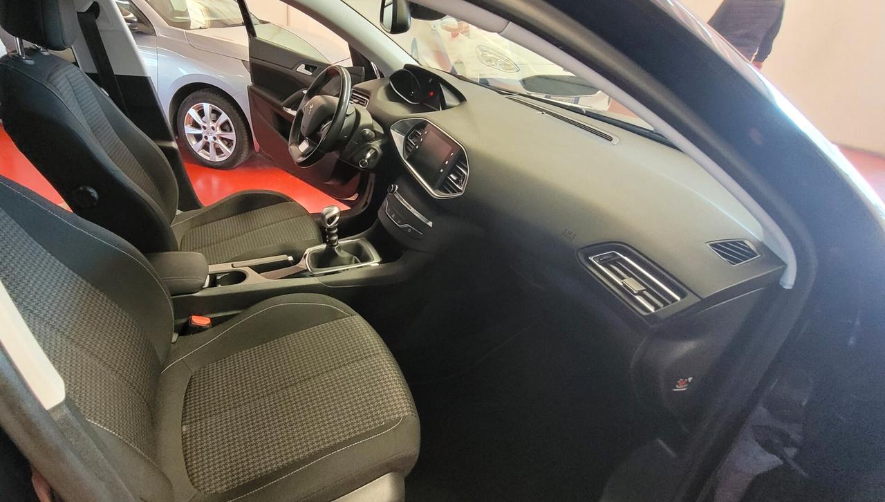 Peugeot 308 BlueHDi 130 S&S Active