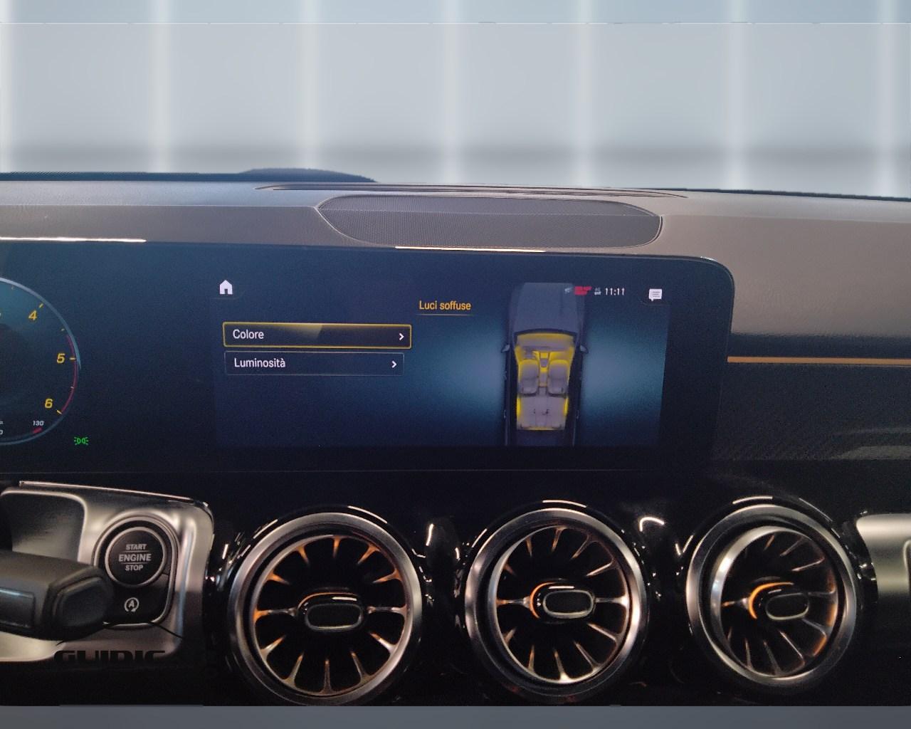 Mercedes-Benz GLB - X247 2019 - GLB 180 d Premium auto