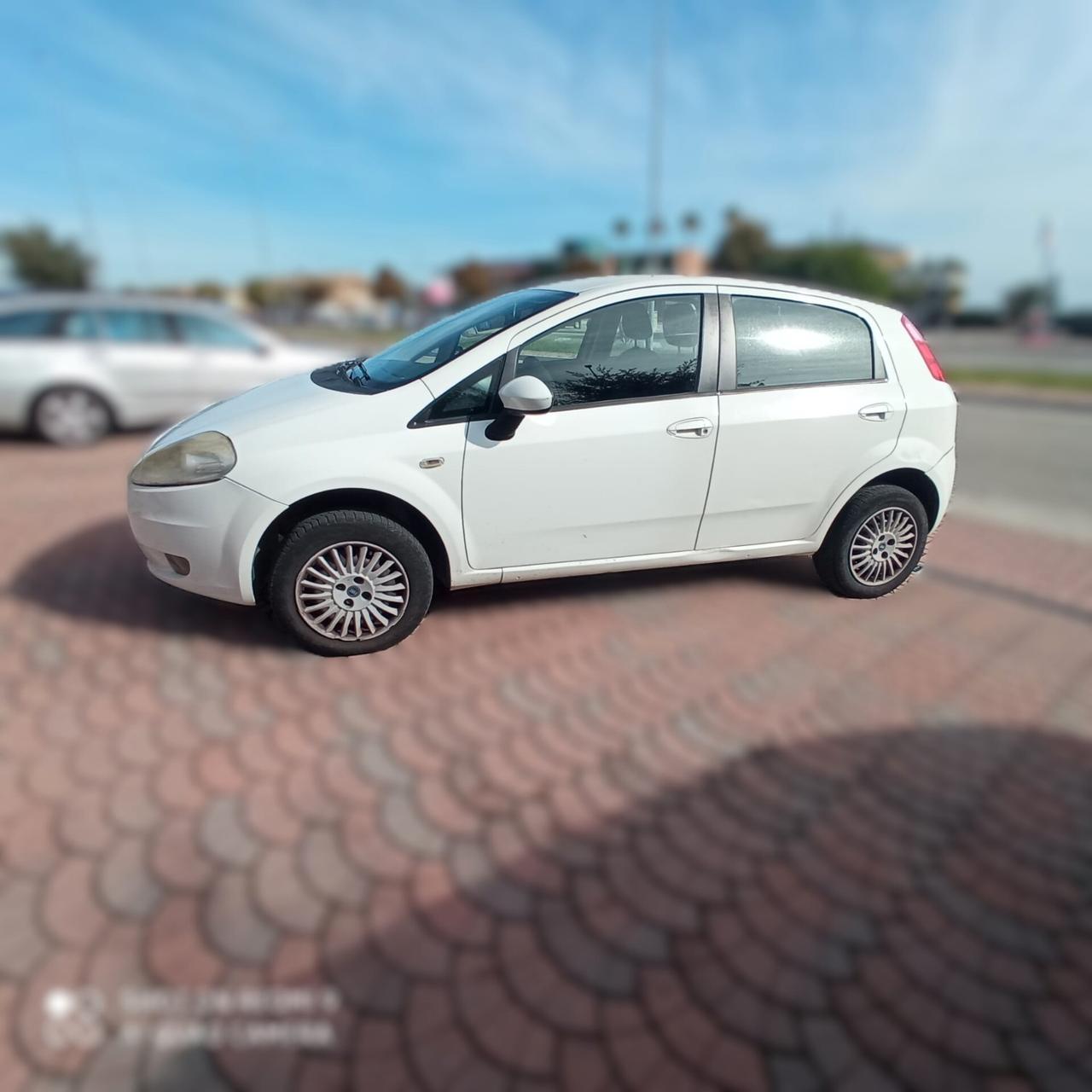 Fiat Grande Punto 1.4 5 porte Natural Power 77CV 57KW