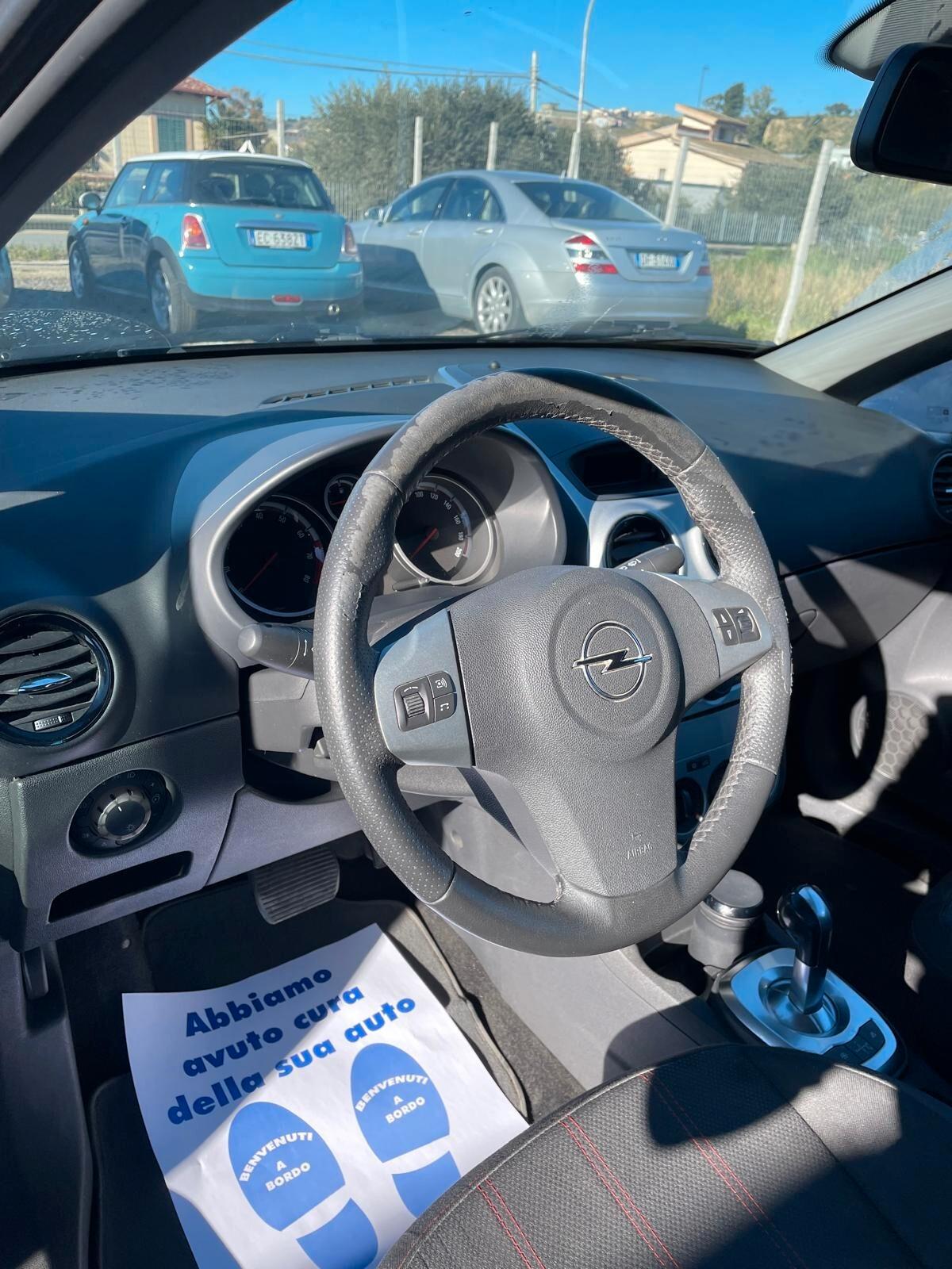 Opel Corsa 1.2 3 porte 80 cv cambio automatico