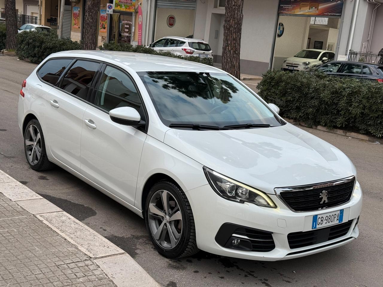 Peugeot 308 1.5 BlueHDi 130 EAT8 Allure NAVI 2020