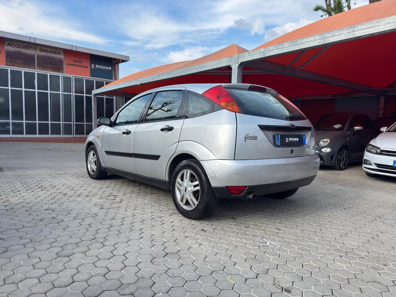 Ford Focus ADATTA A NEOPATENTATI 1.6i 16V cat 5p. Ghia