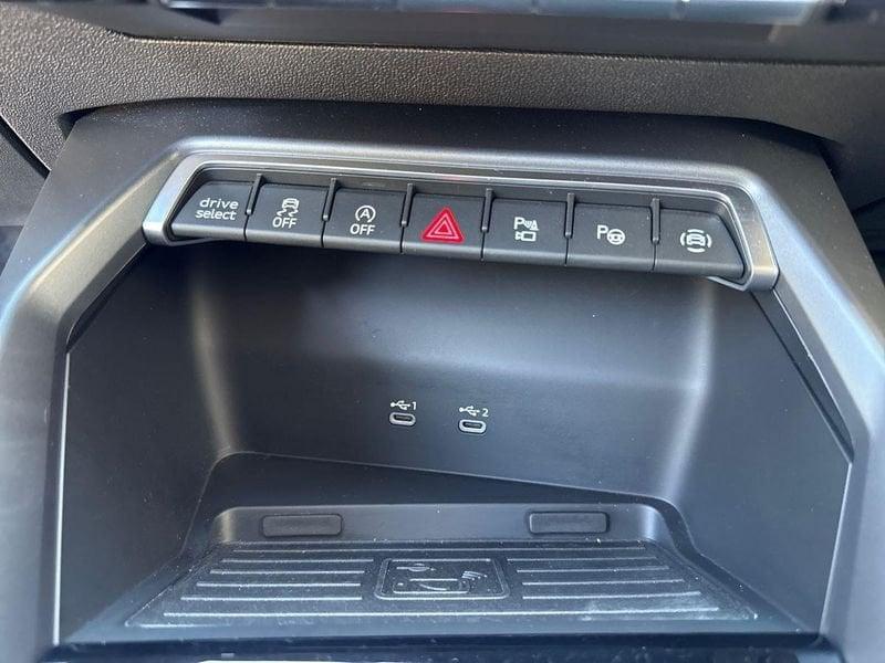 Audi A3 allstreet 2.0 tdi Identity Contrast 150cv s-tronic