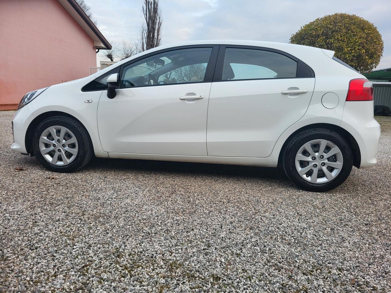 Kia Rio 1.1 CRDi 5p. Cool