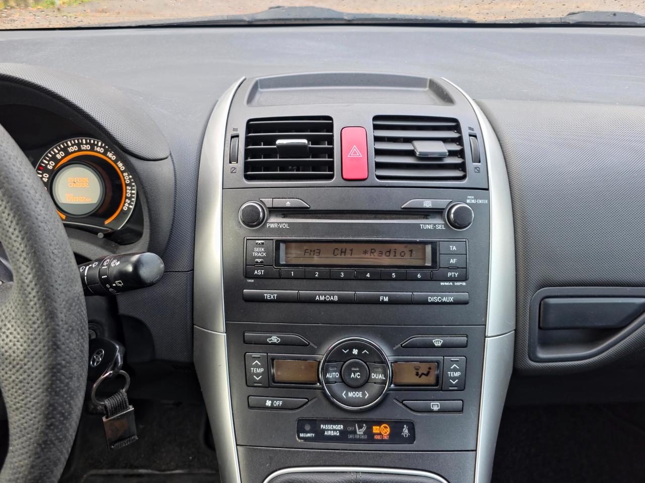 Toyota Auris 1.3 5 porte Active CV-99 2012-E5 Manuale NEO