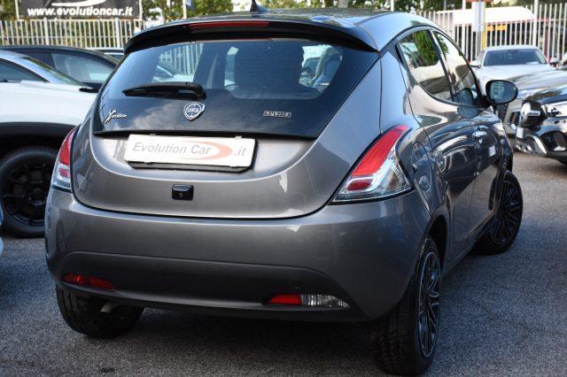 LANCIA Ypsilon 1.0 FireFly 5 p. S&S Hybrid GOLD *RETROCAMERA*