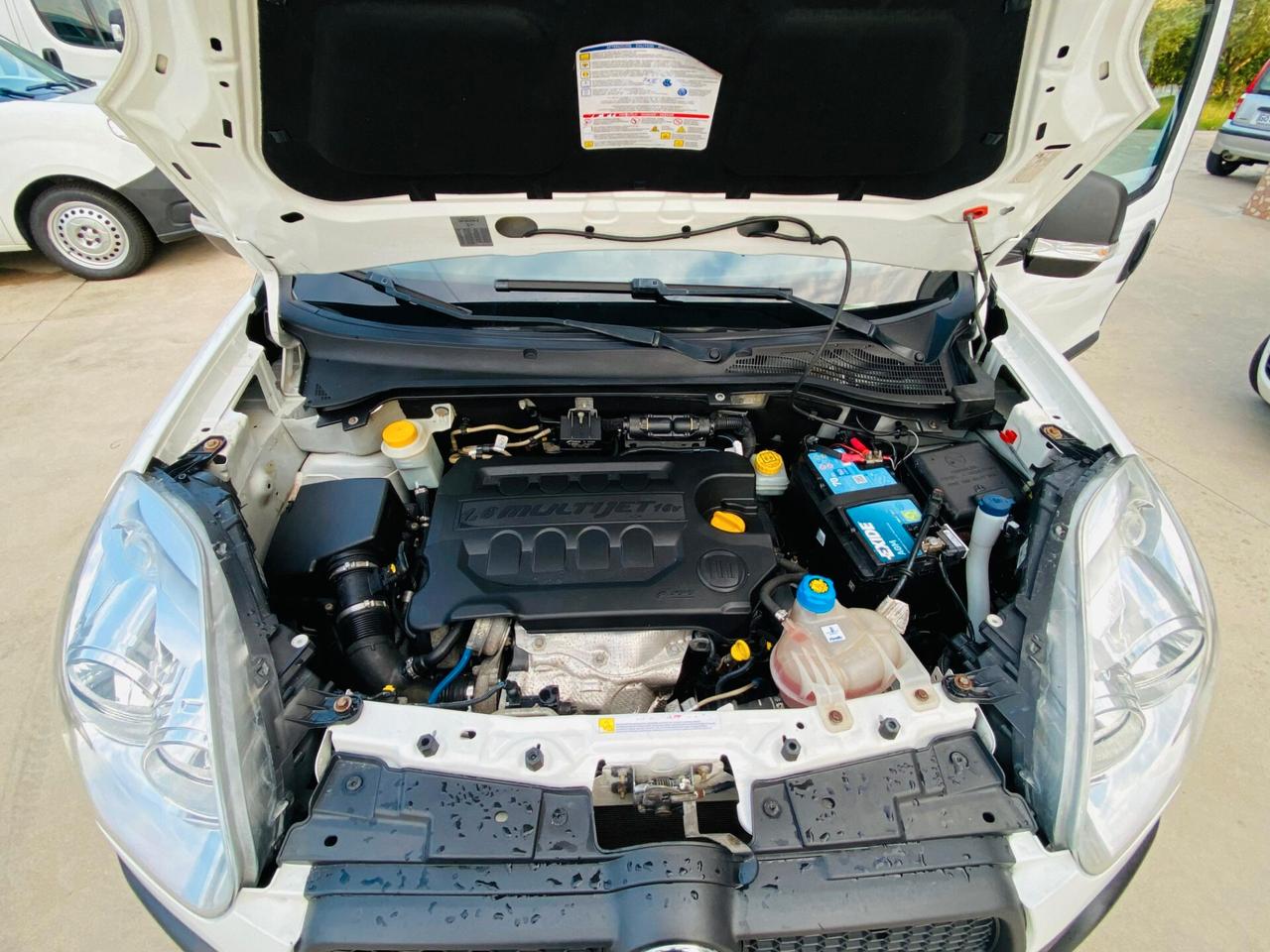 2011 FIAT DOBLO' MAXI CARGO WORK-UP
