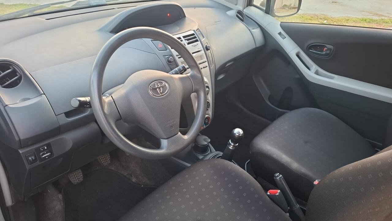 Toyota Yaris 1.0 SOLO 64MILA KM
