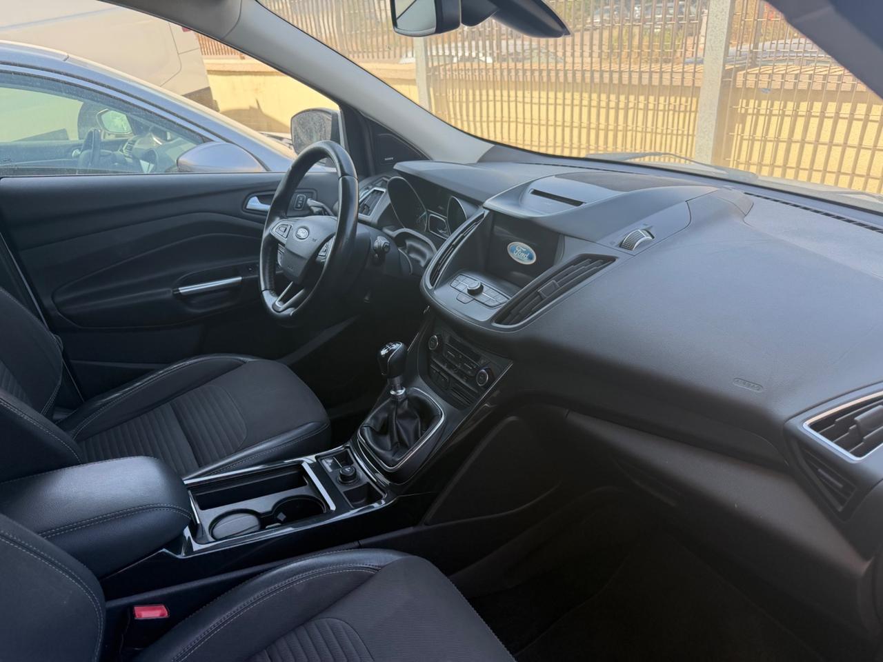 Ford Kuga 1.5 TDCI 120 CV S&S 2WD ST-Line 2017