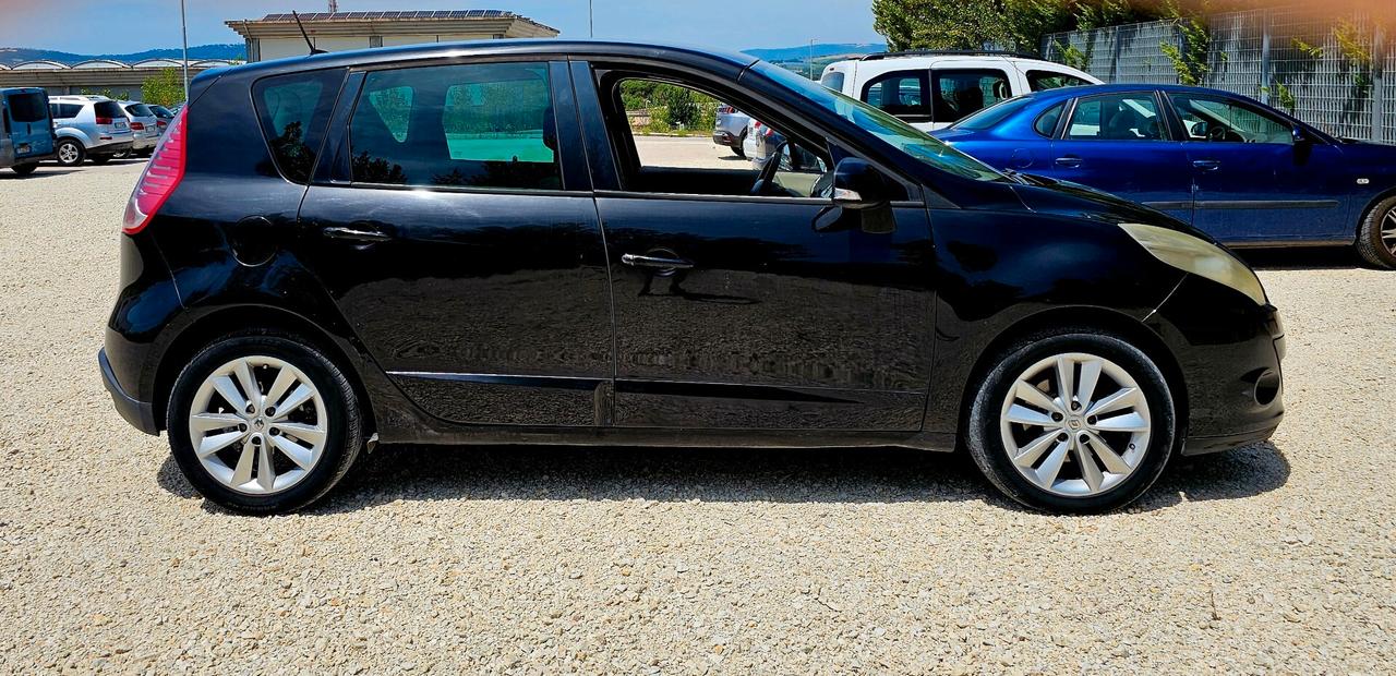 Renault Scenic Scénic X-Mod 1.9 dCi 130CV Dynamique