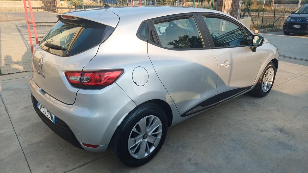 Renault Clio dCi 8V 90 CV 5 porte Moschino Intens