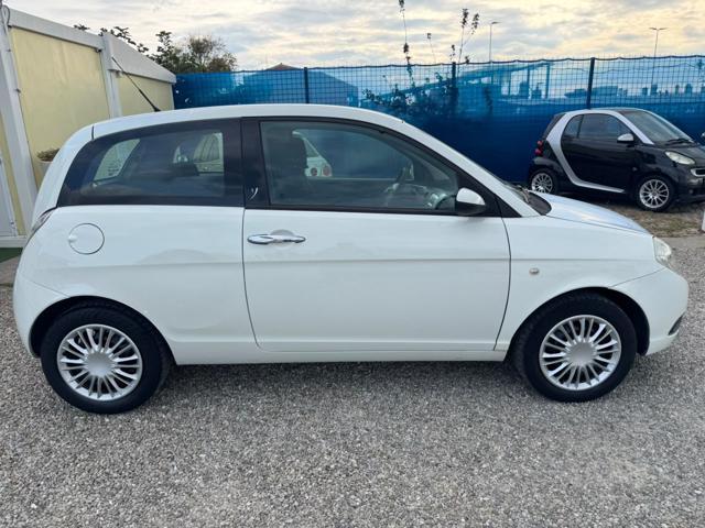 LANCIA Ypsilon 1.3 MJT 75 CV Versus