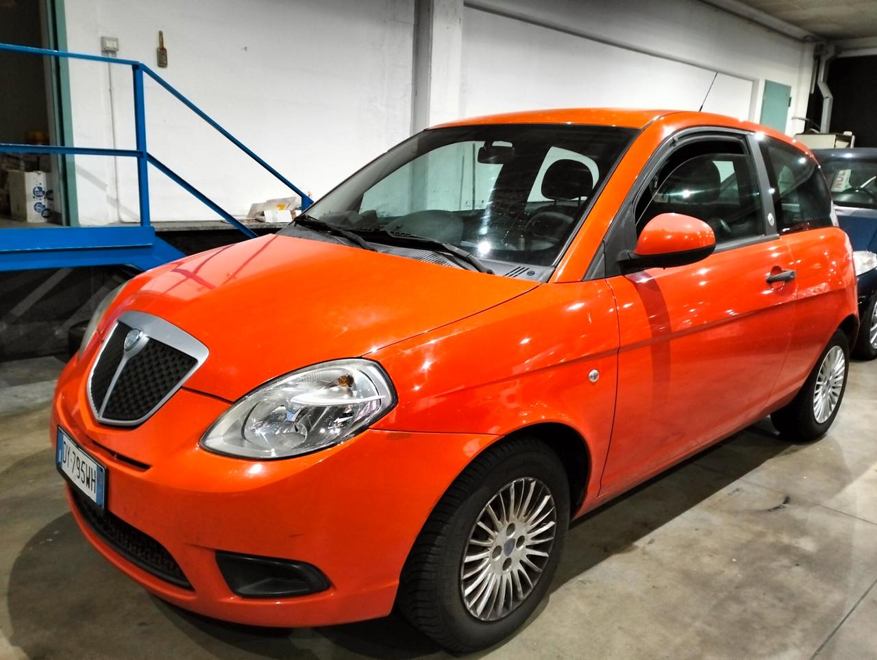 Lancia Ypsilon 1.4 Argento Ecochic GPL