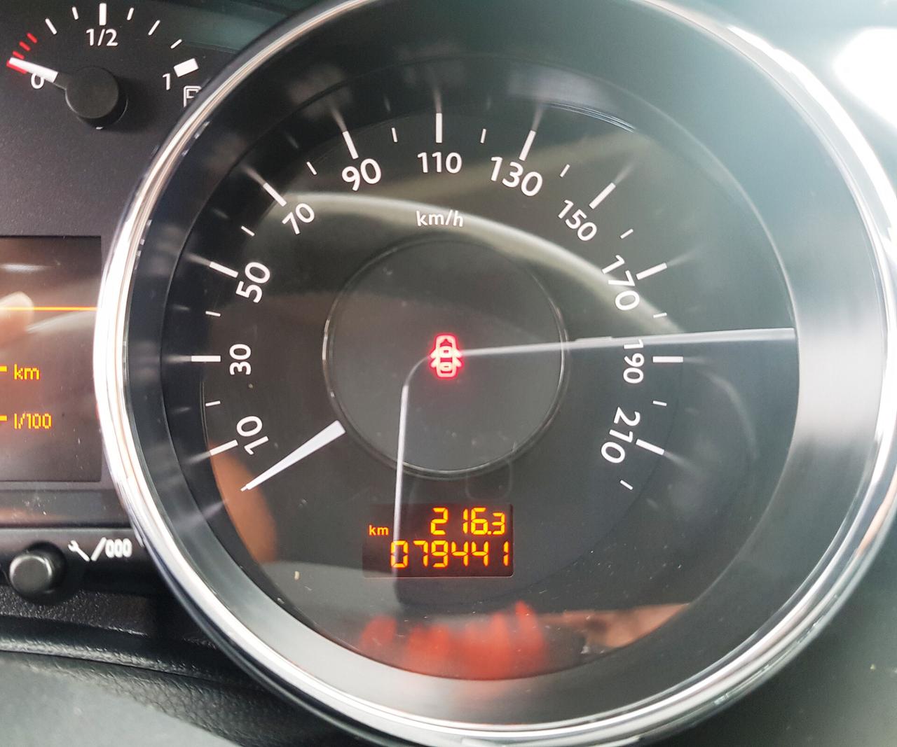 PEUGEOT 3008 1.6 HDi 115CV SOLO 79000 KM.02/2015