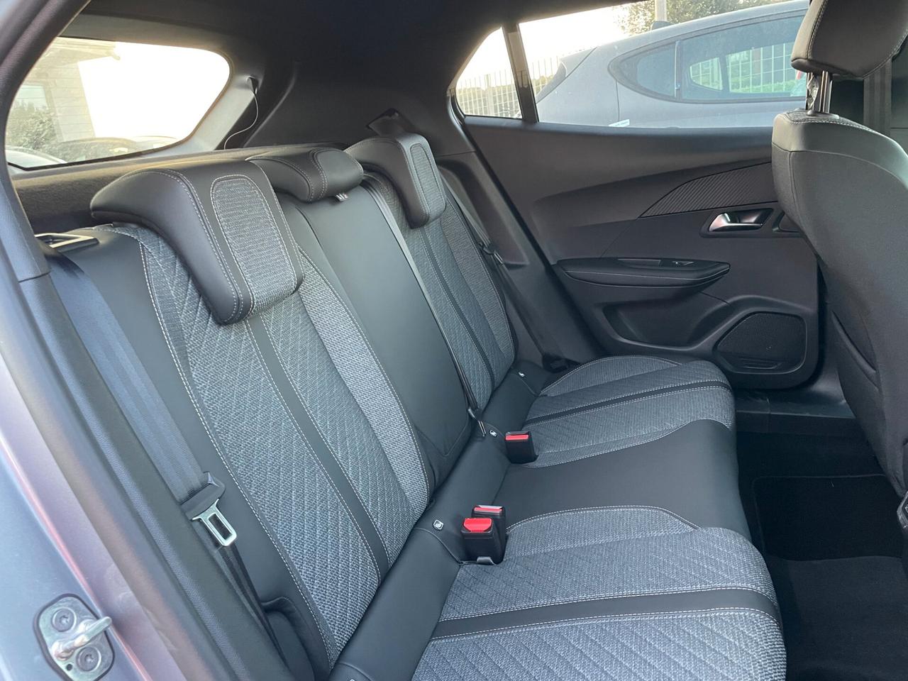Peugeot 2008 PureTech 100 S&S Allure Km 0
