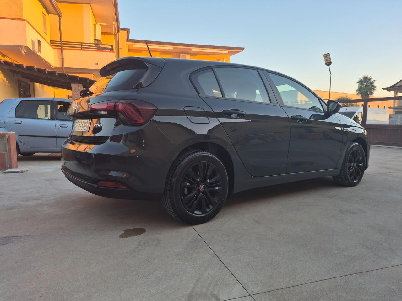 Fiat Tipo 1.4 T-JET MIRROR