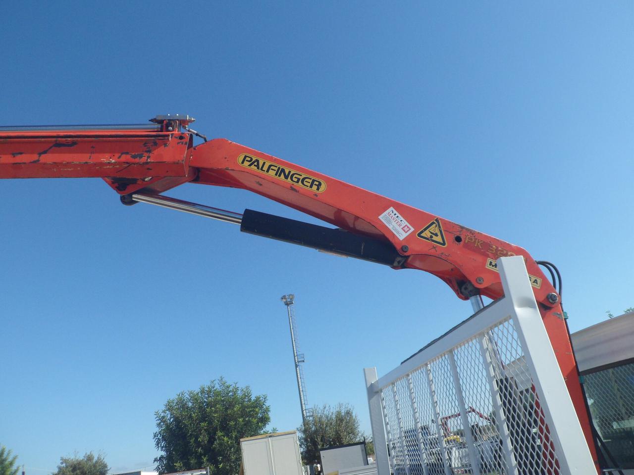 Iveco Daily 35c13 cassone fisso con gru
