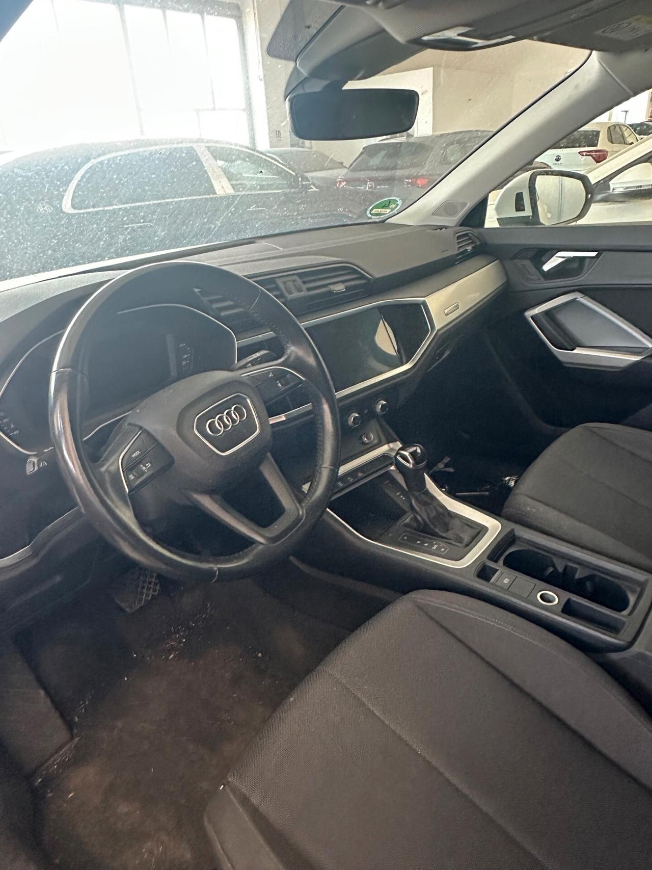 Audi Q3 spb 35 2.0 tdi danni al radiatore e alla traversa