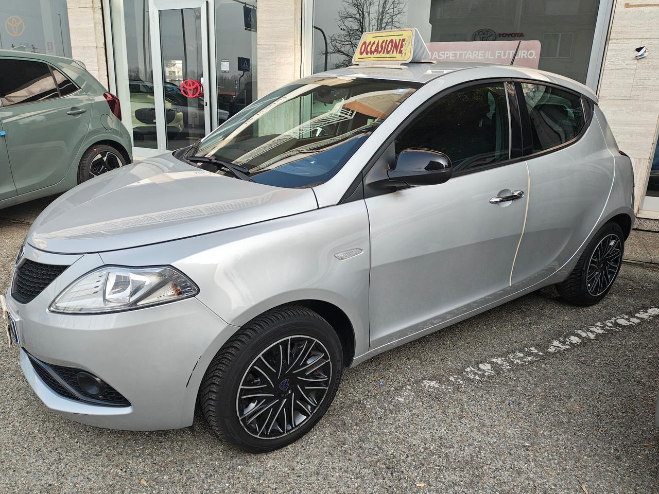 Lancia Ypsilon 1.2 69 CV 5 porte S&S Elefantino Blu