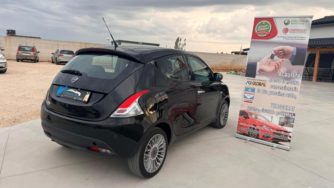 Lancia Ypsilon 1.3 MJT 16V 95 CV 5 porte S&S Silver