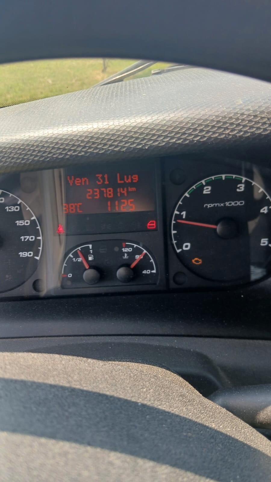 Iveco Daily con sponda