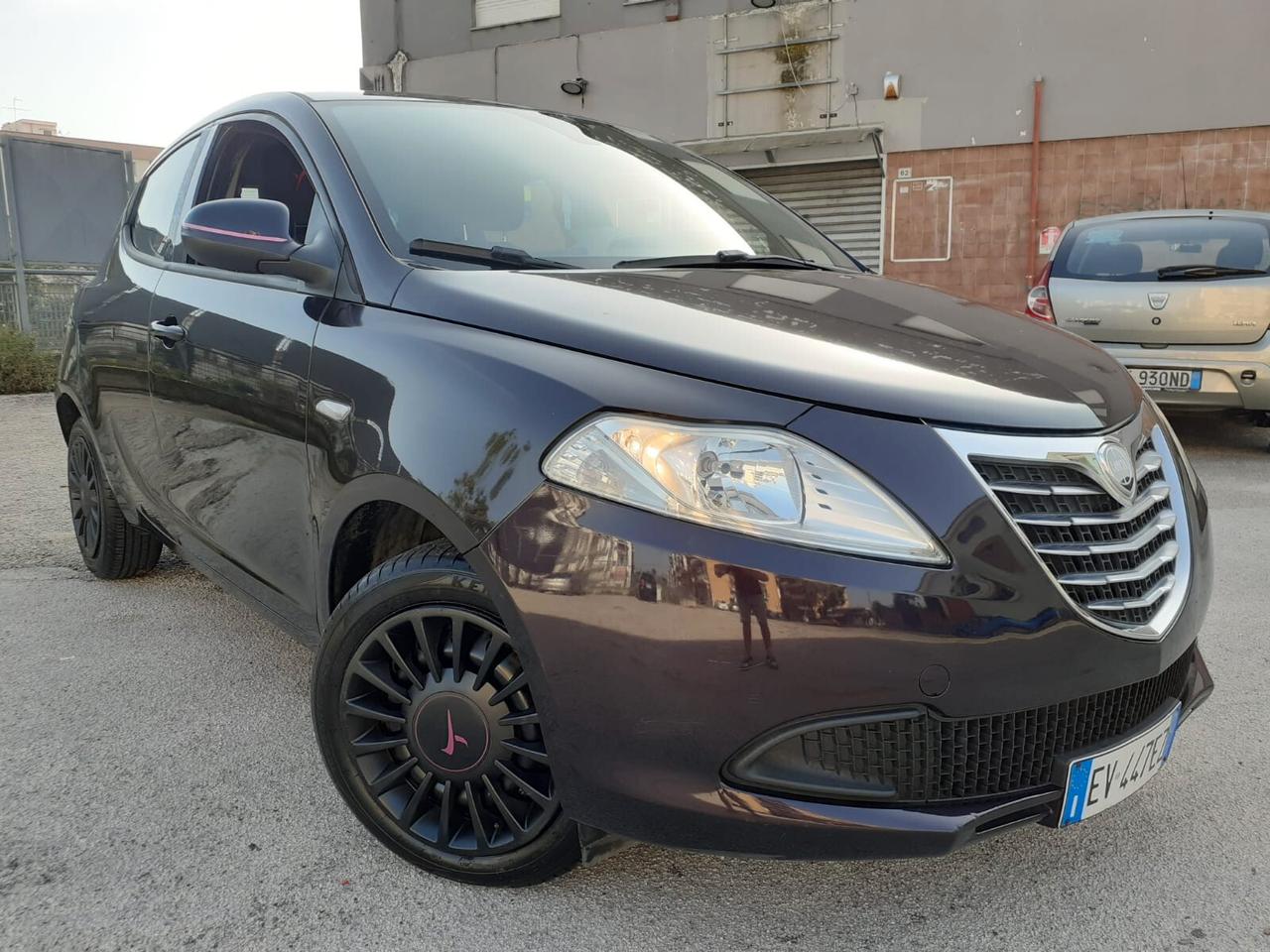 Lancia Ypsilon 1.2 69 CV 5 porte S&S Platinum