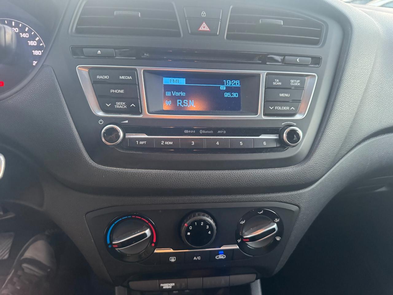 hyundai i20 1.4 crdi 90cv diesel 2016