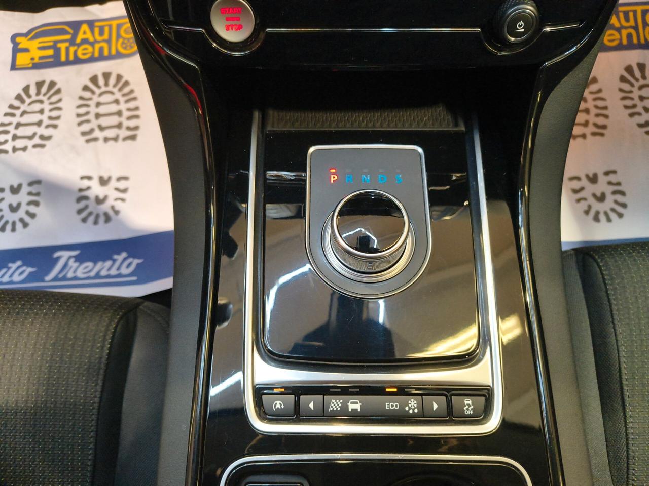 Jaguar XE 2.0 D Turbo 180CV aut. Portfolio