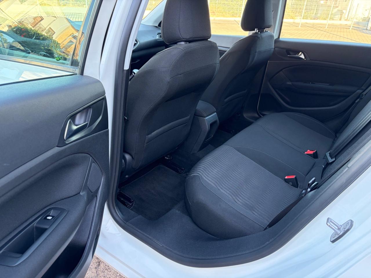 Peugeot 308 1.6 e-HDi 115 CV Stop&Start Business
