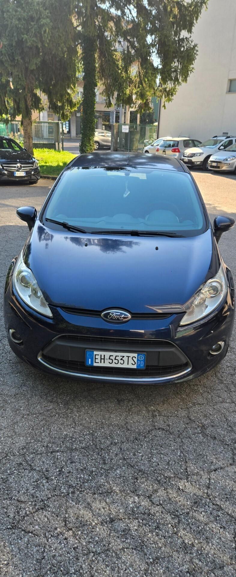 Ford Fiesta 1.4 TDCi 70CV 5 porte Titanium