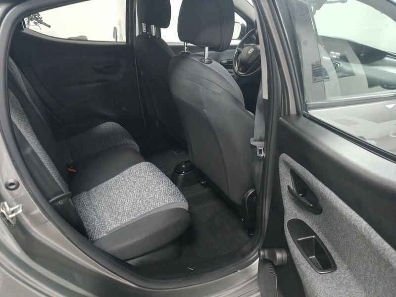 Lancia Ypsilon 1.0 FireFly 70cv Hybrid Silver