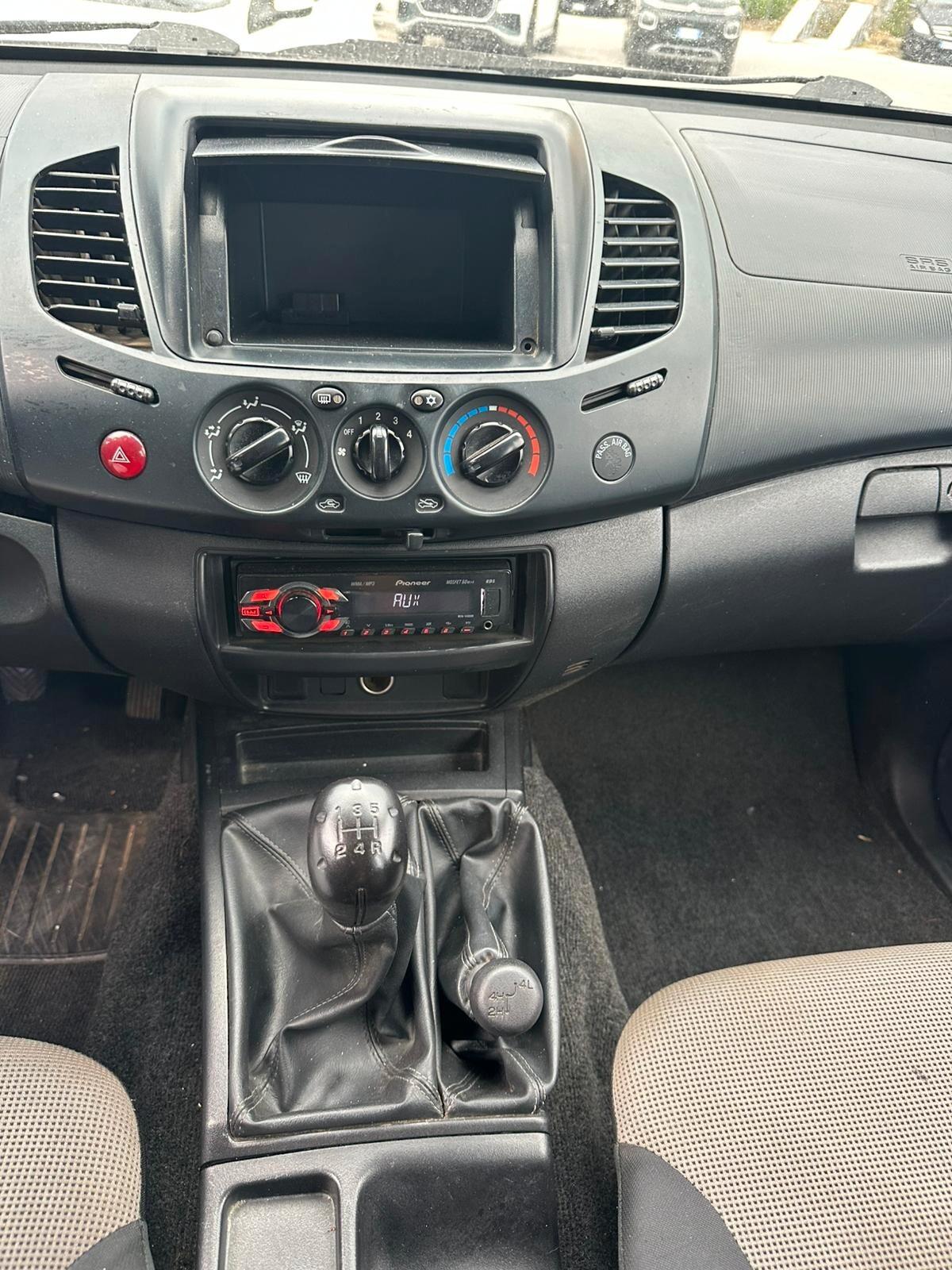 Mitsubishi L200 2.4 DI-D/154CV Double Cab Inform