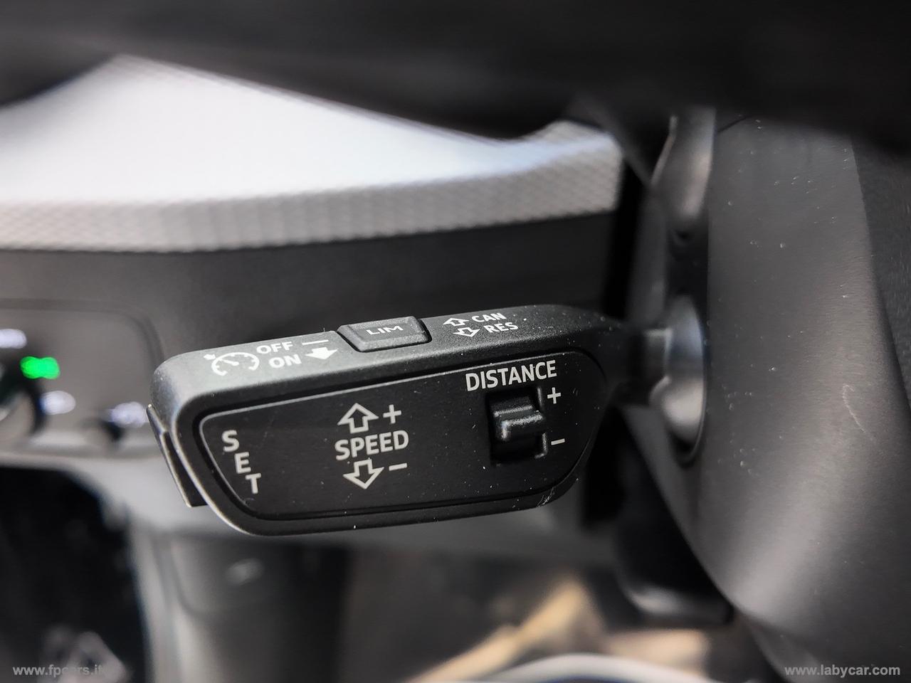 AUDI Q2 35 TDI quattro S tr. Identity Black