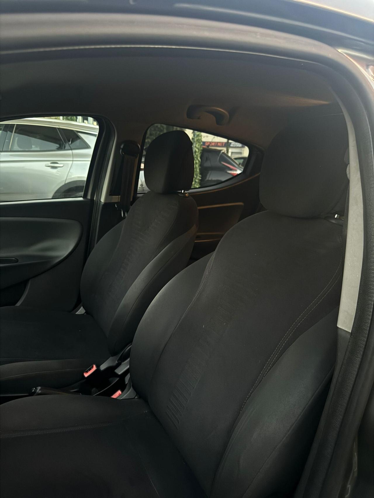 Lancia Ypsilon 1.3 95CV 2015 perfetta garanzia12