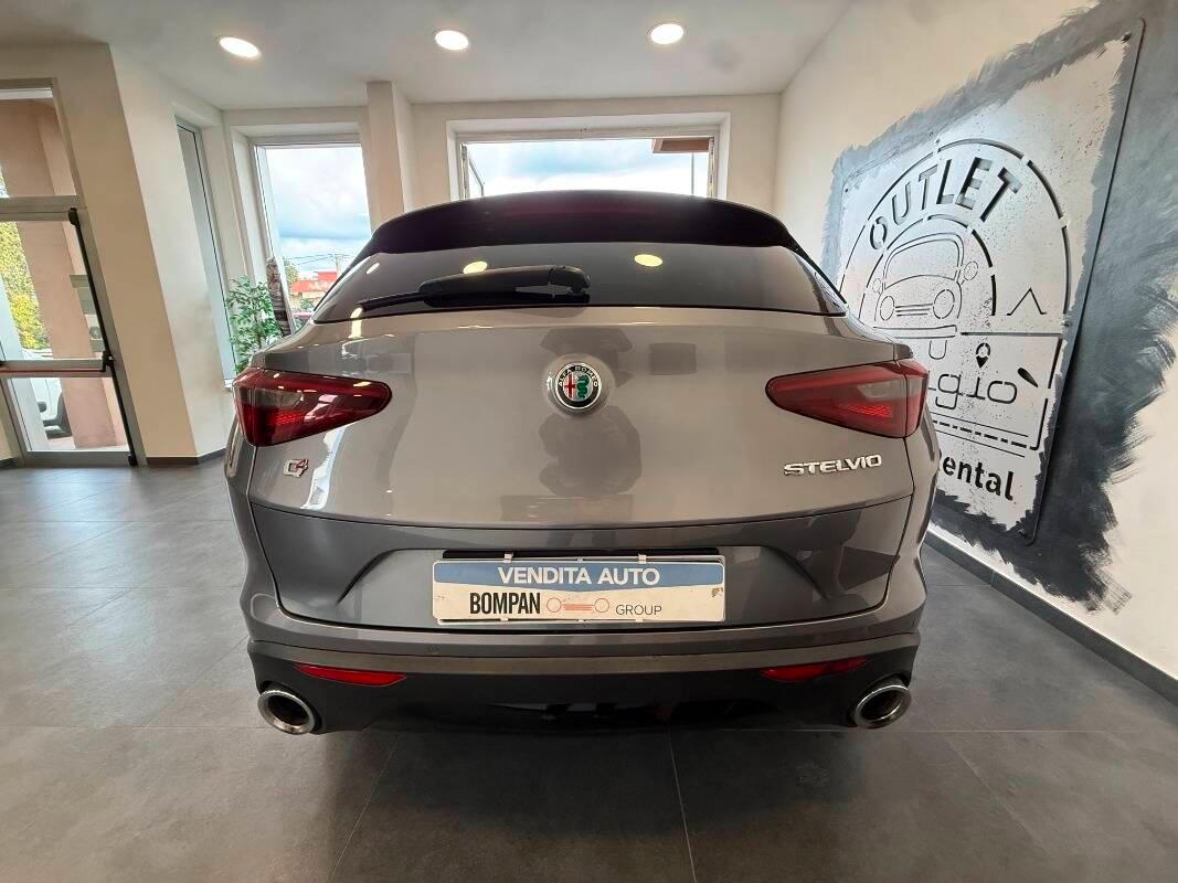 Alfa Romeo Stelvio 2.2 t Business Q4 210cv auto