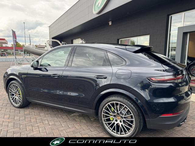 PORSCHE Cayenne Coupé 3.0 V6 E-Hybrid Platinum Edition