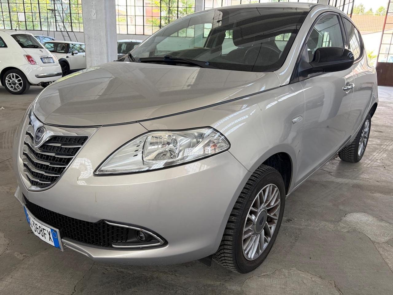 Lancia Ypsilon 0.9 TwinAir 85 CV 5 porte Metano Ecochic Gold