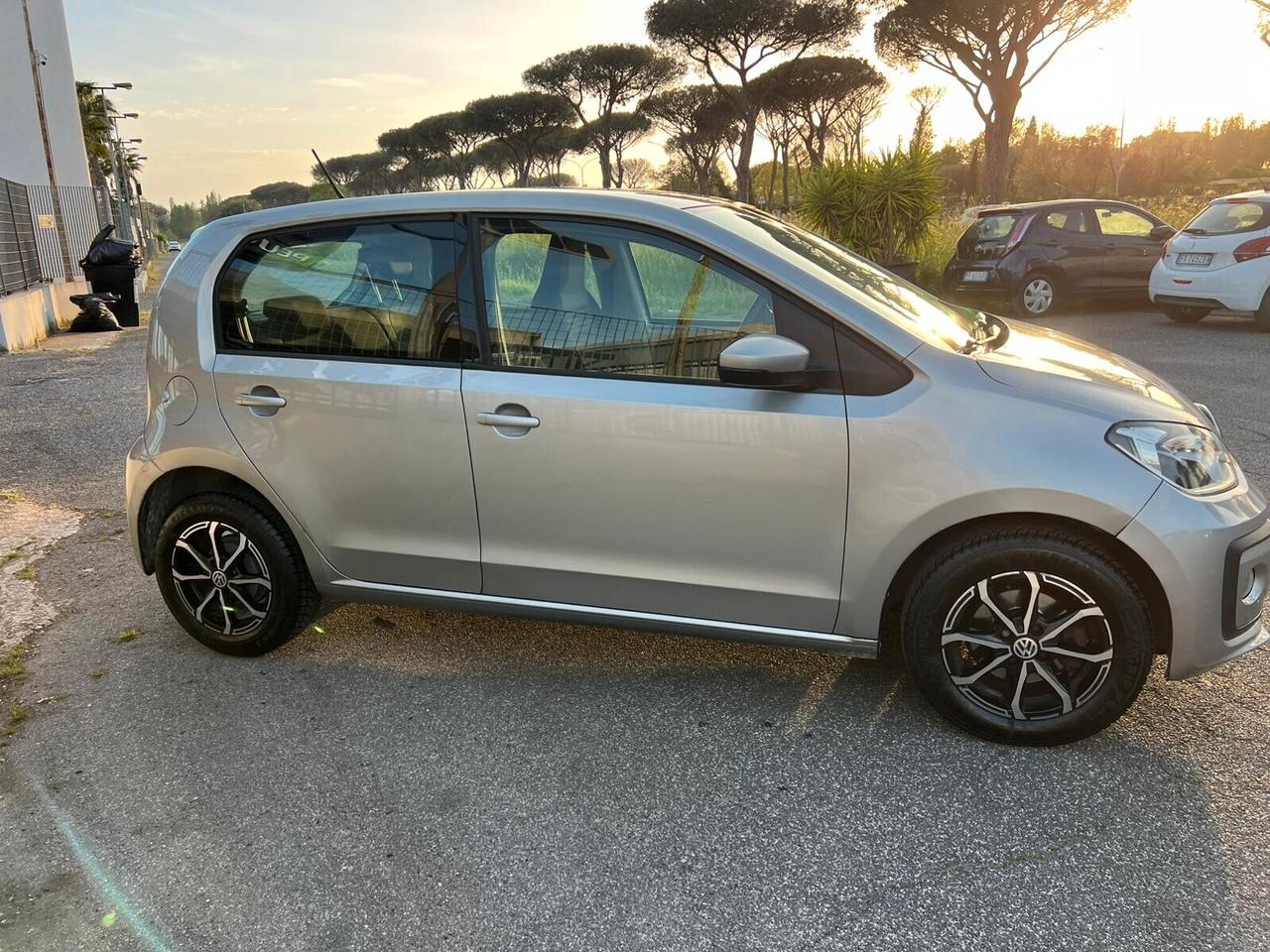 Volkswagen up! 1.0 75 CV 5p. move