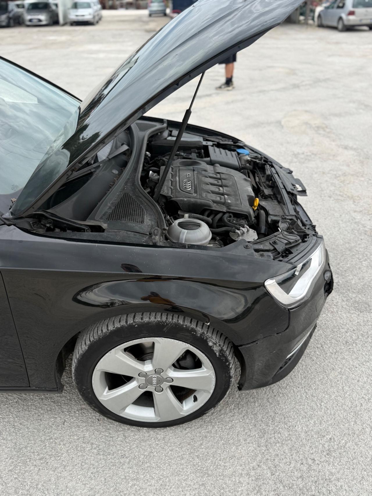 Audi A3 1.6 TDi EURO6B incidentata/sinistrata