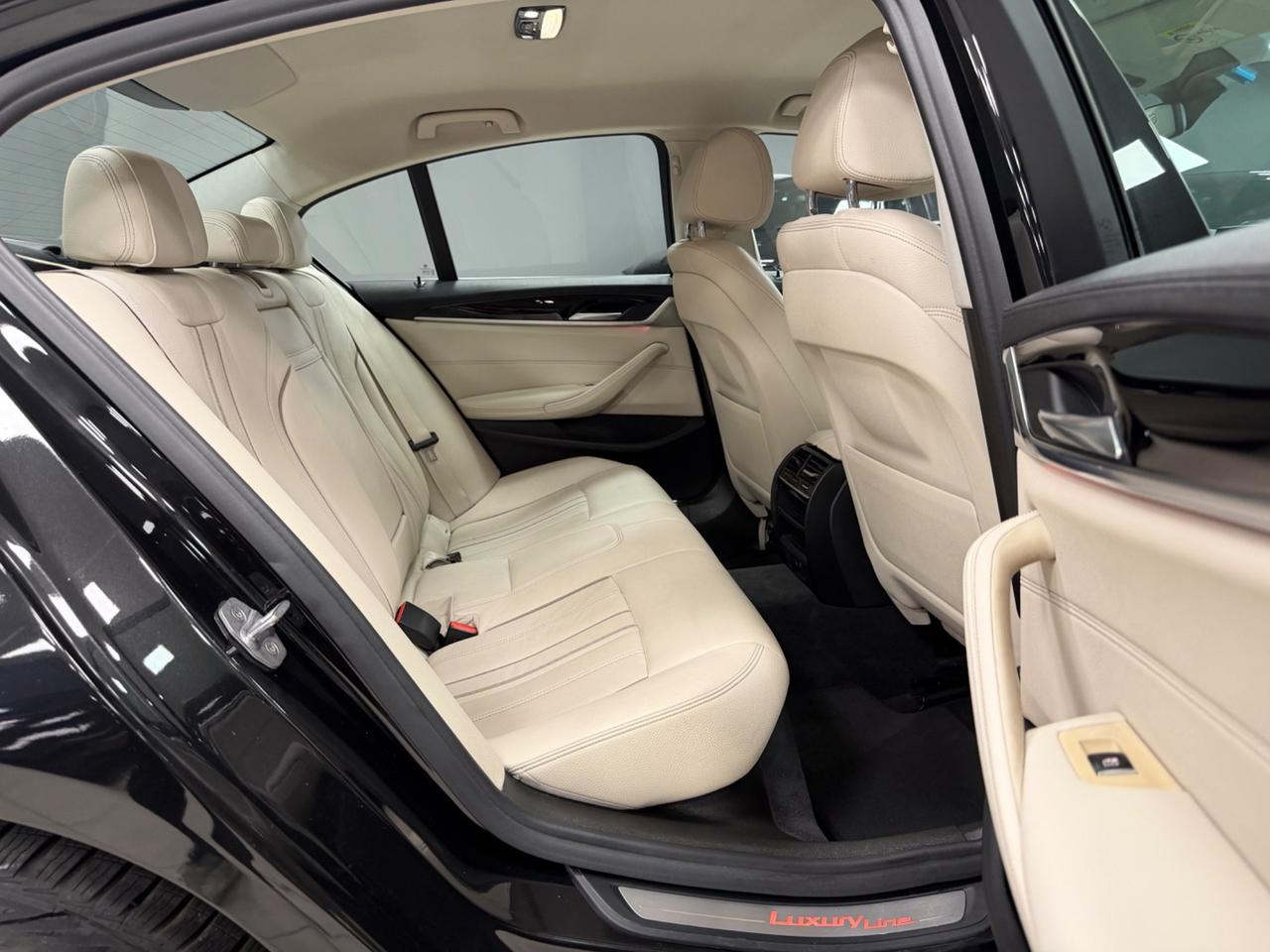 Bmw 520 LUXURY X DRIVE