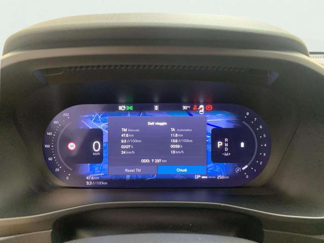 VOLVO XC40 B3 automatico Plus Dark Aziendale