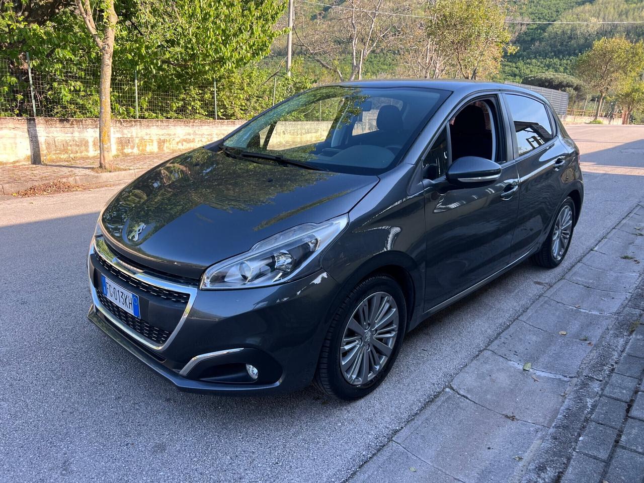 Peugeot 208 1.2 benzina 5 porte Allure