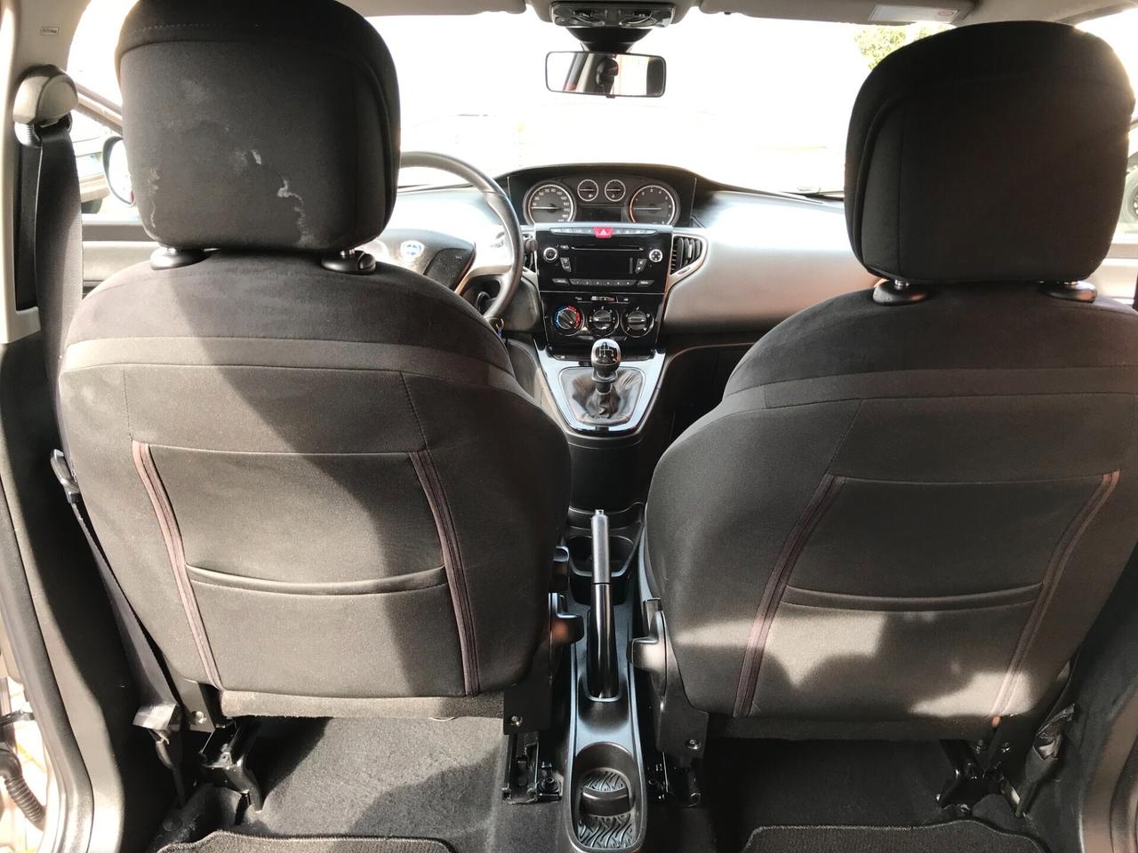 Lancia Ypsilon 0.9 TwinAir 85 CV 5 porte Metano Ecochic Silver