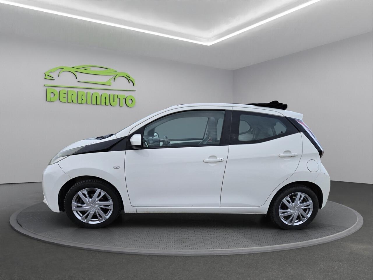 Toyota Aygo 1.0 VVT-i 69 CV 5 porte x-cite CABRIO